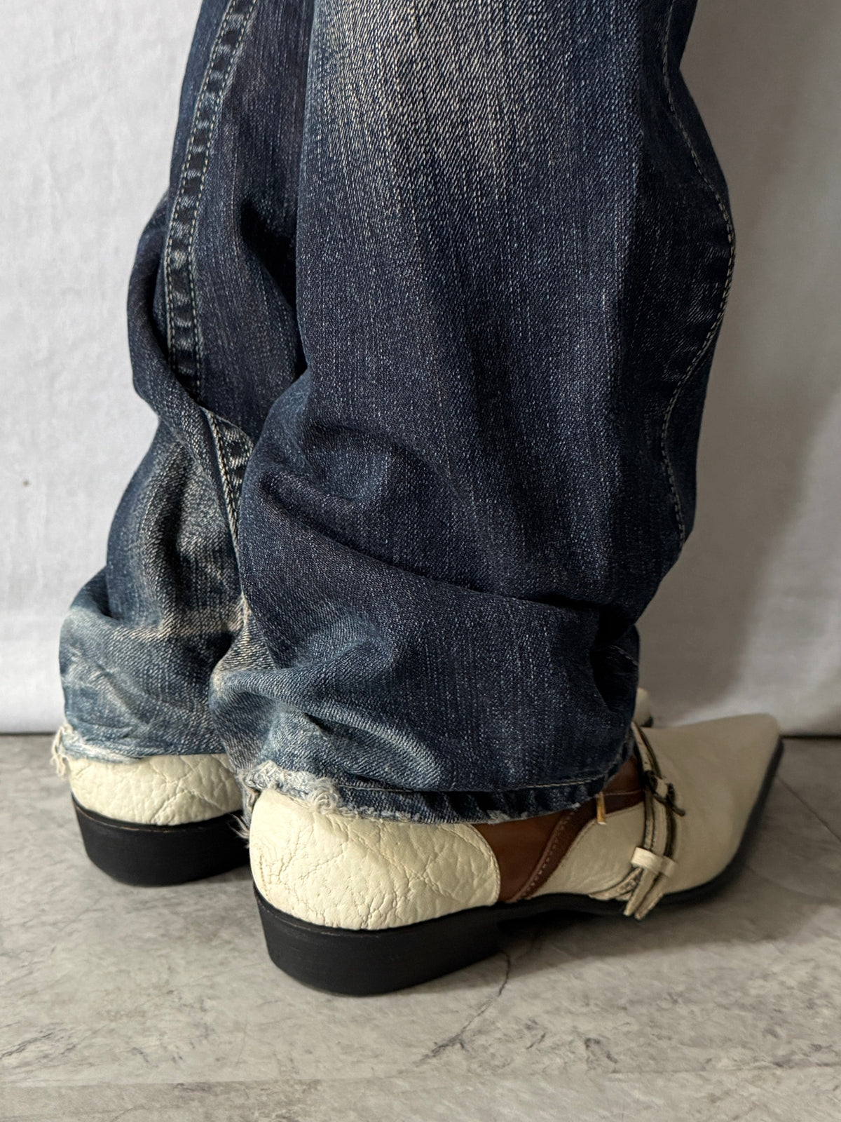TORNADO MART Two-Tone Pointed Leather Shoes Size S