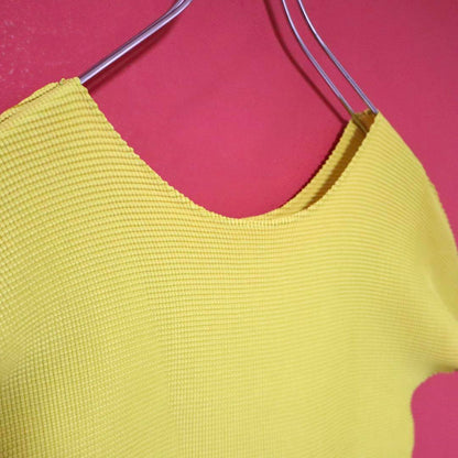 me ISSEY MIYAKE Yellow Pleated Size FREE