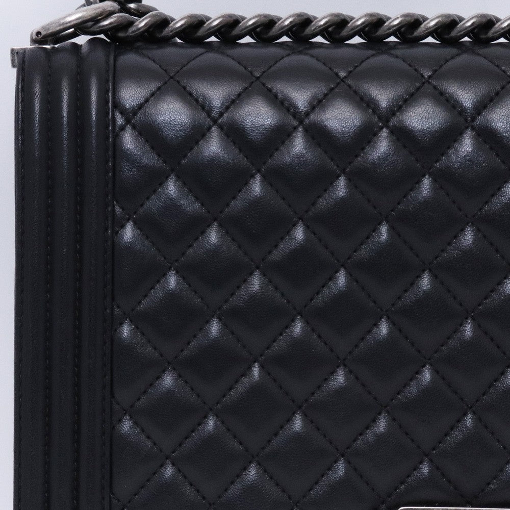 CHANEL BOY CHANEL Boy Chanel Bag Black Size L