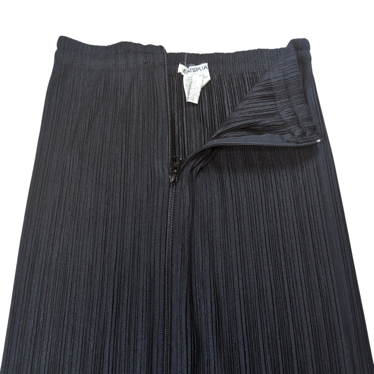 PLEATS PLEASE ISSEY MIYAKE Front Zip Skirt Black Size 3