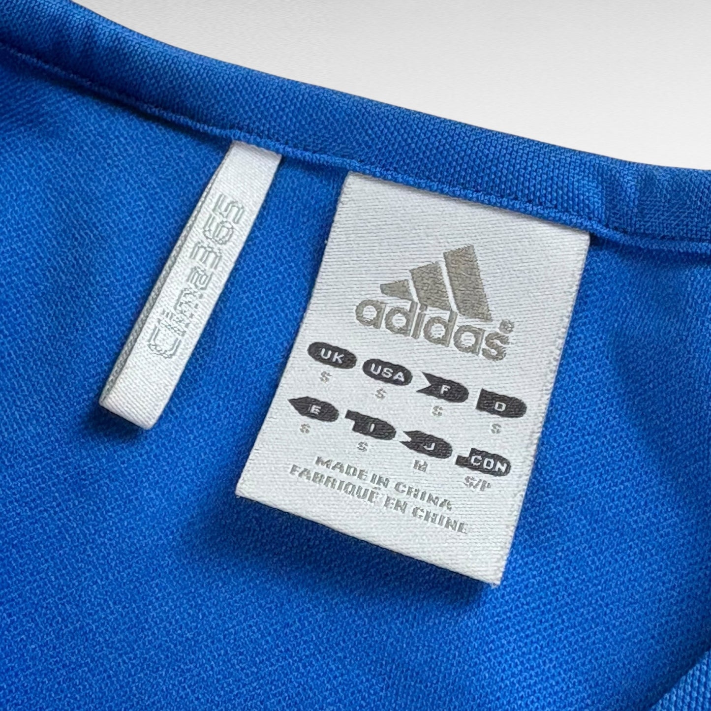 Adidas 00s Shirt Size M