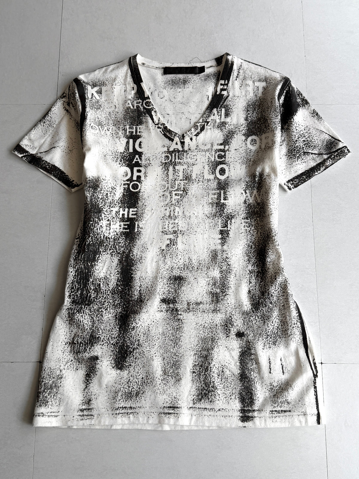 FUGA Distressed Typography Tee Size 44