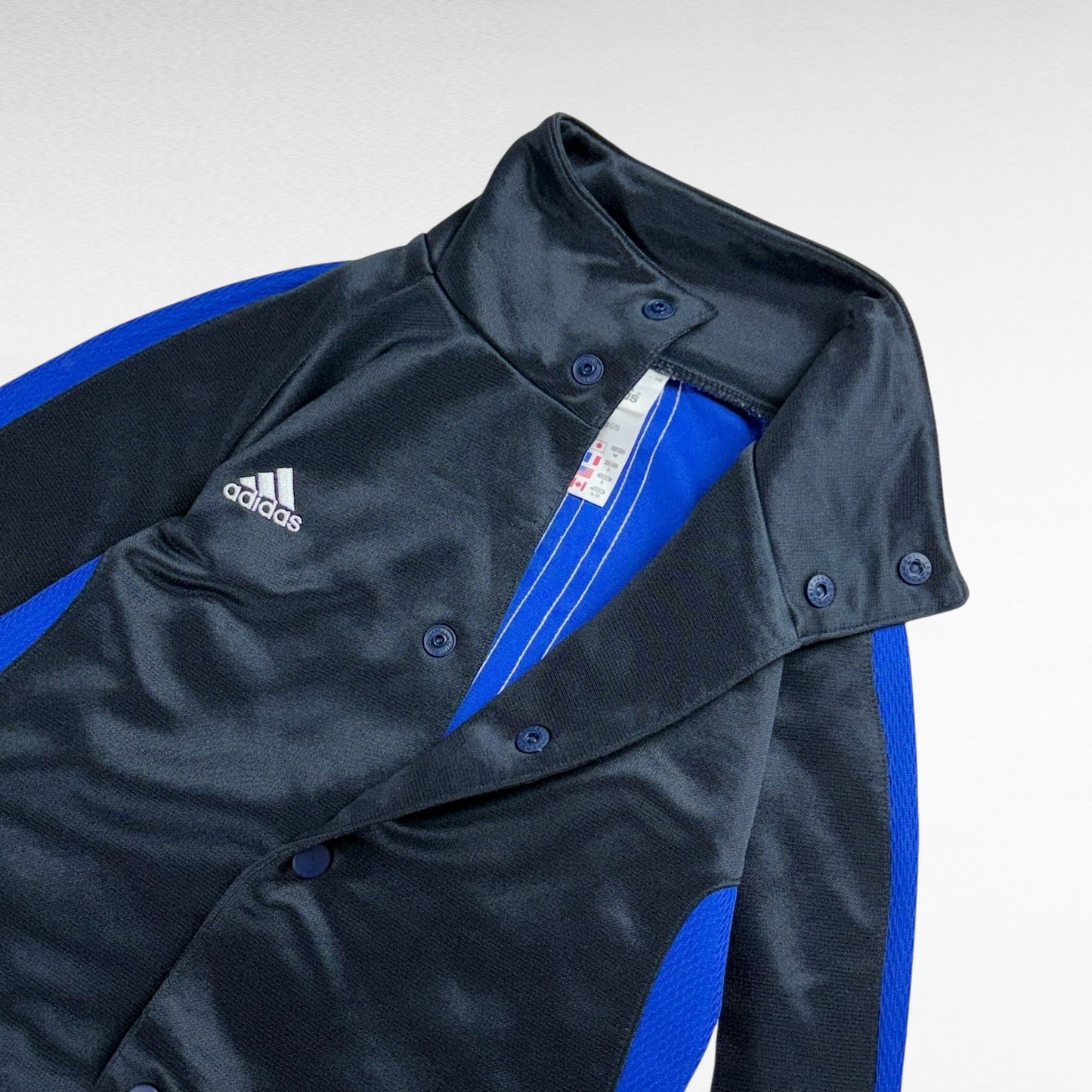 Adidas 00s Jacket Size M