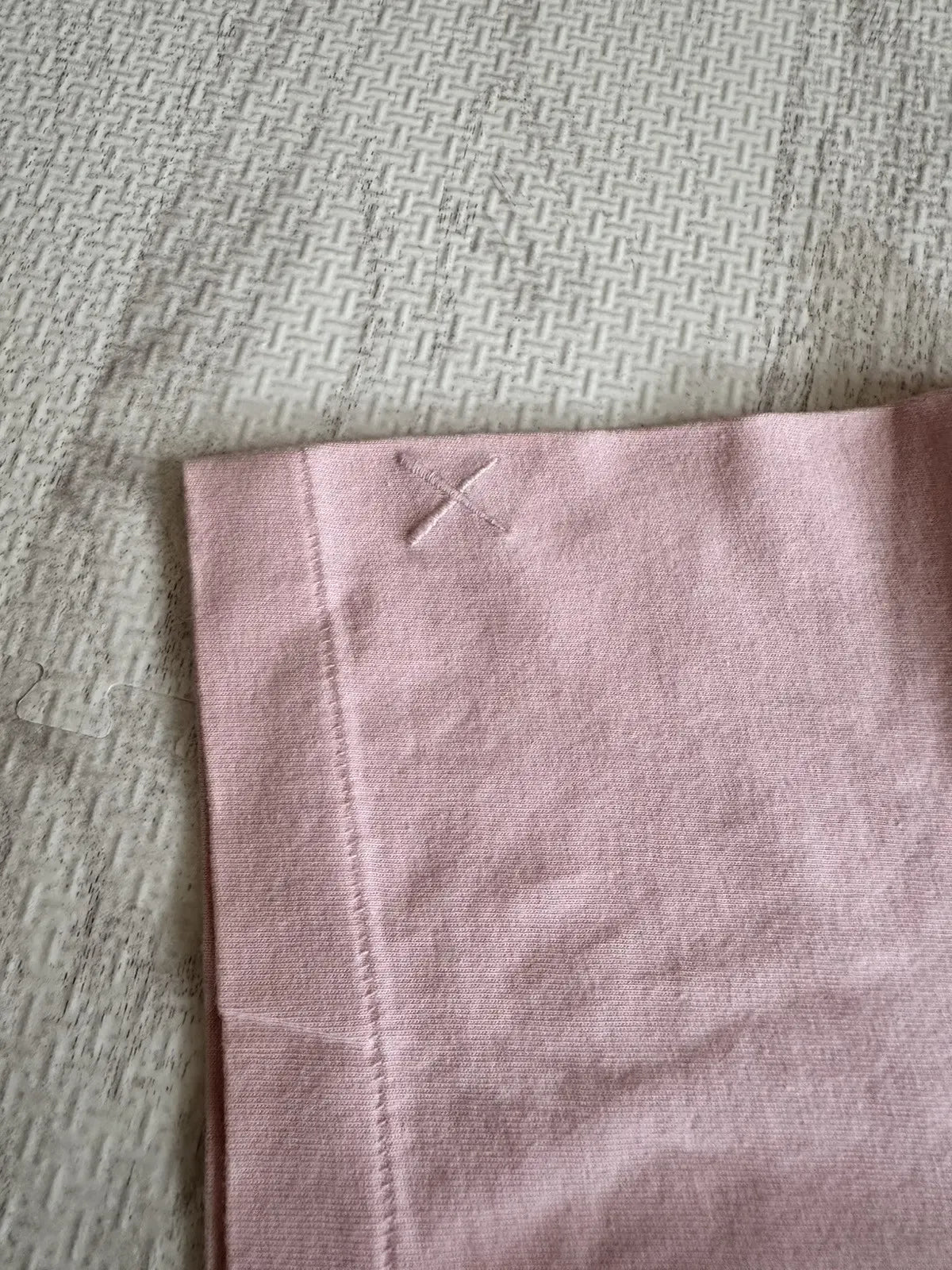 UNIQLO - UNIQLO x KAWS Short Sleeve T-Shirt Peach XL