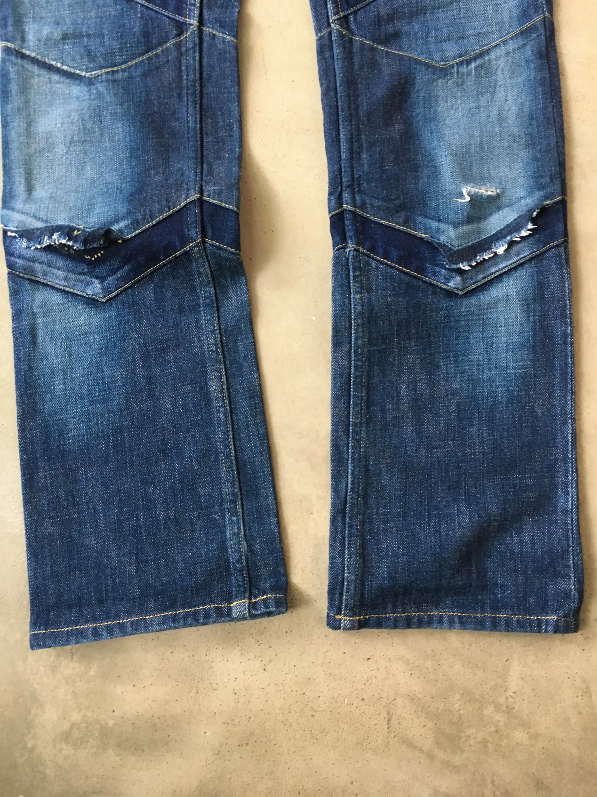 Undercover - Undercover 01 D.A.V.F. Distressed Jeans