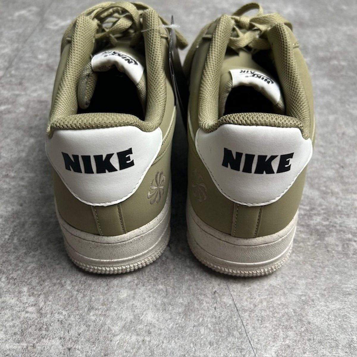 NIKE Air Force 1 '07 LV8 Neutral Low Sneakers Size 30cm