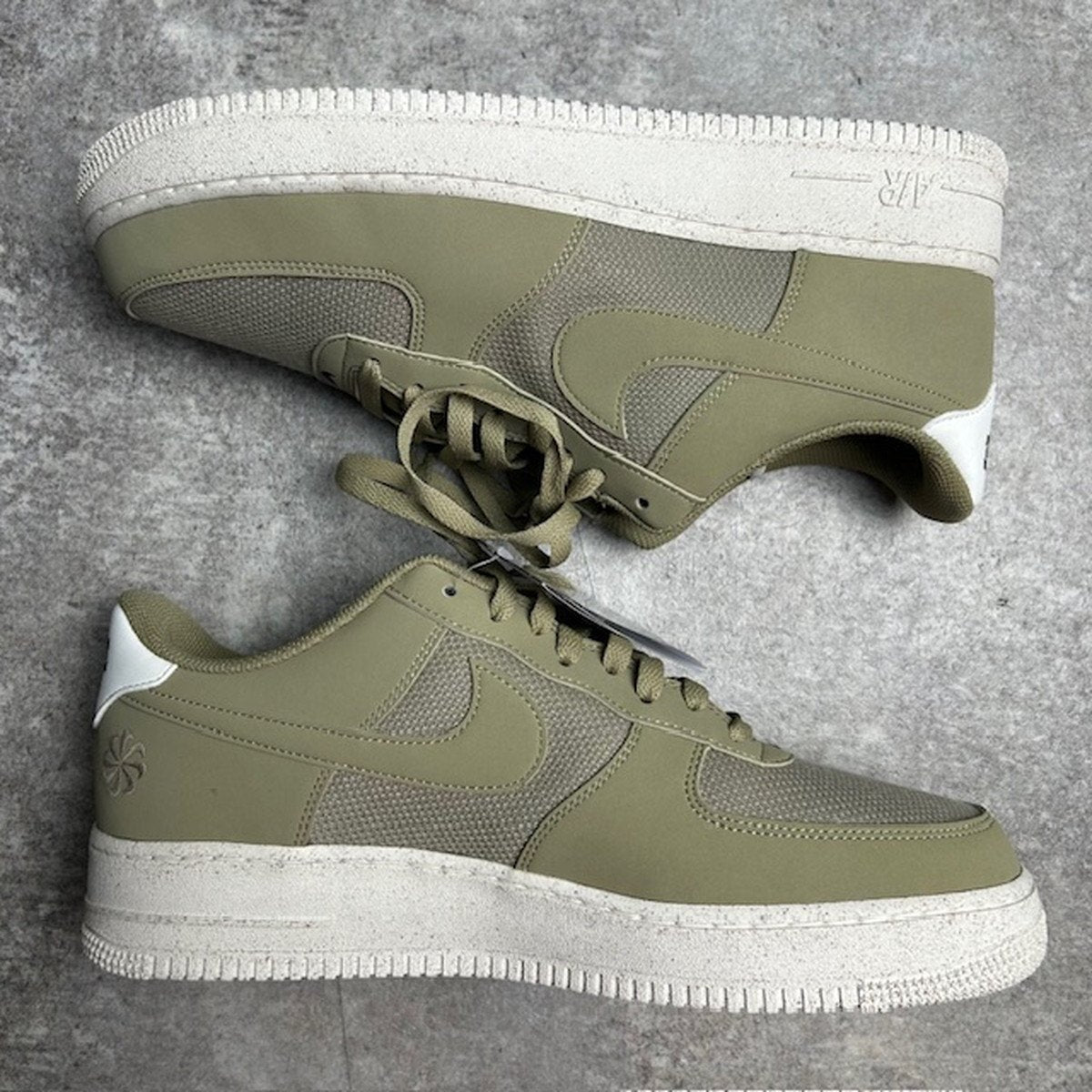 NIKE Air Force 1 '07 LV8 Neutral Low Sneakers Size 30cm