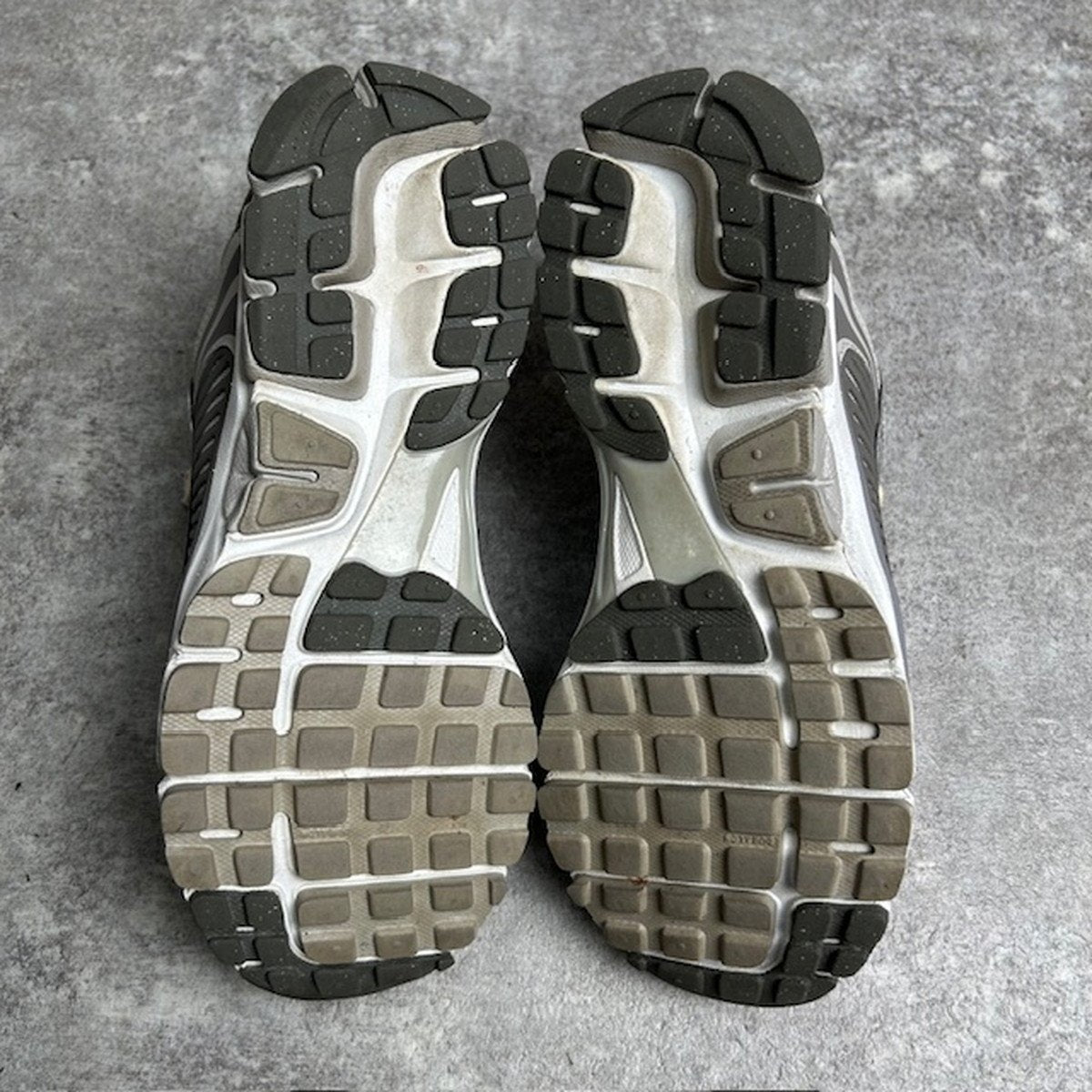 Nike Zoom Vomero 5 Iron Ore/Flat Pewter Sneakers Size 27cm