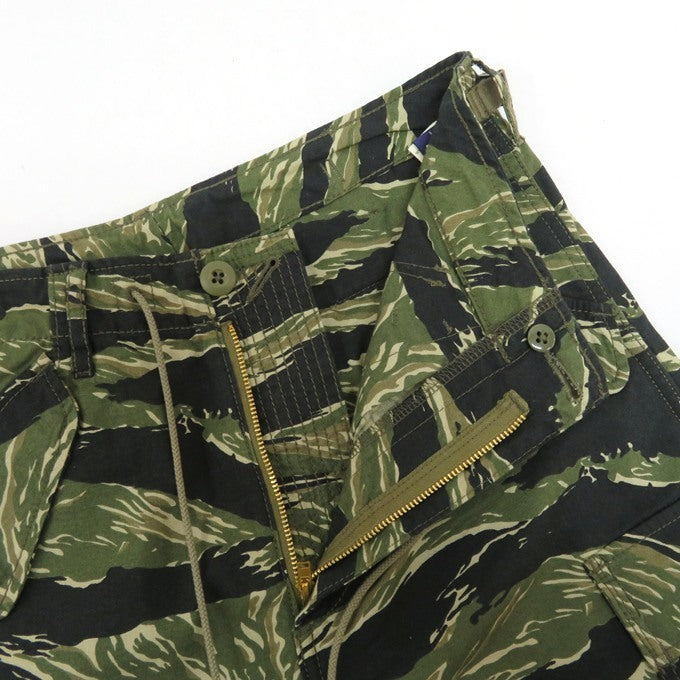 TOYS McCOY Tiger Camo Cargo Shorts Khaki Size 32