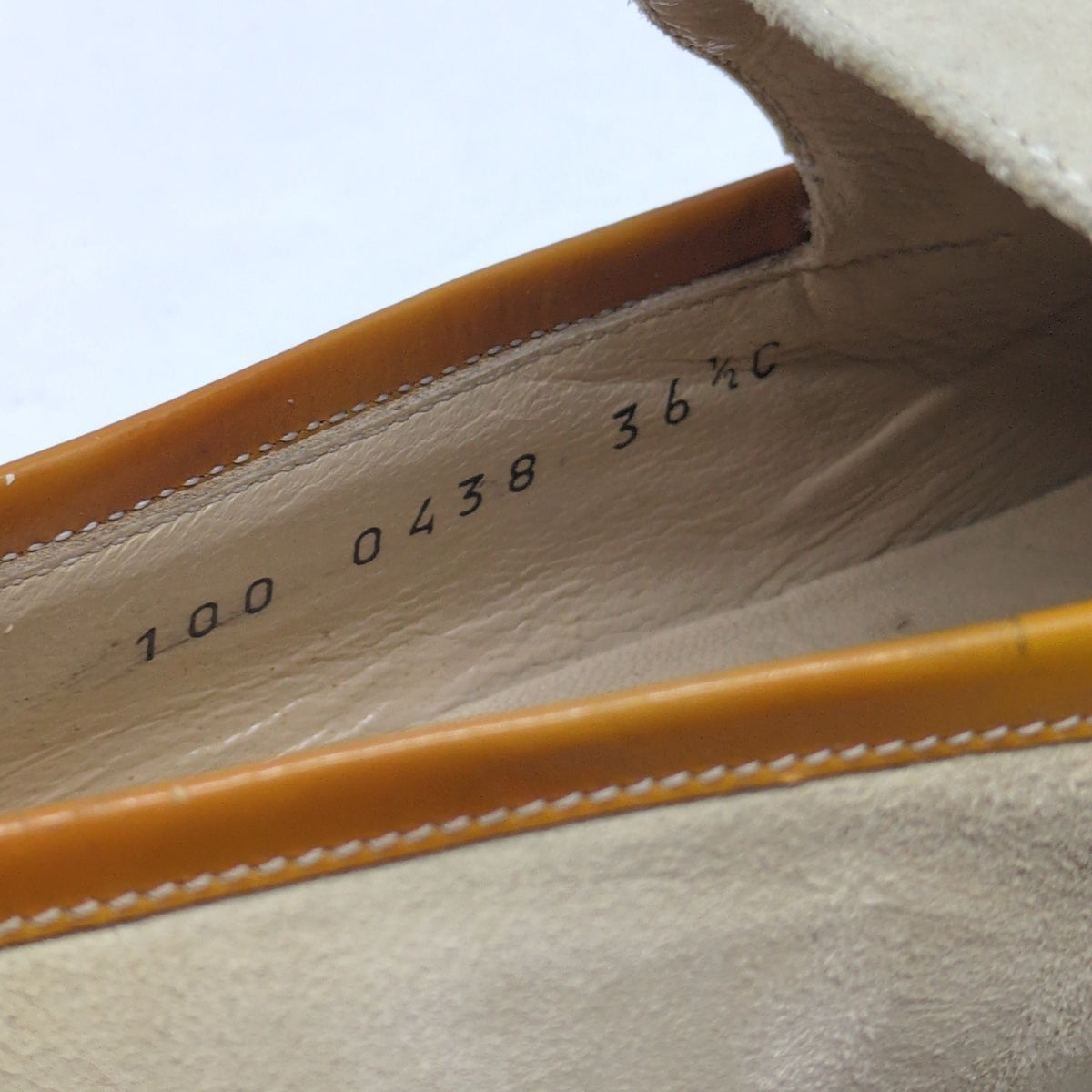 GUCCI Beige Suede Leather Logo Plate Loafers Size 36.5