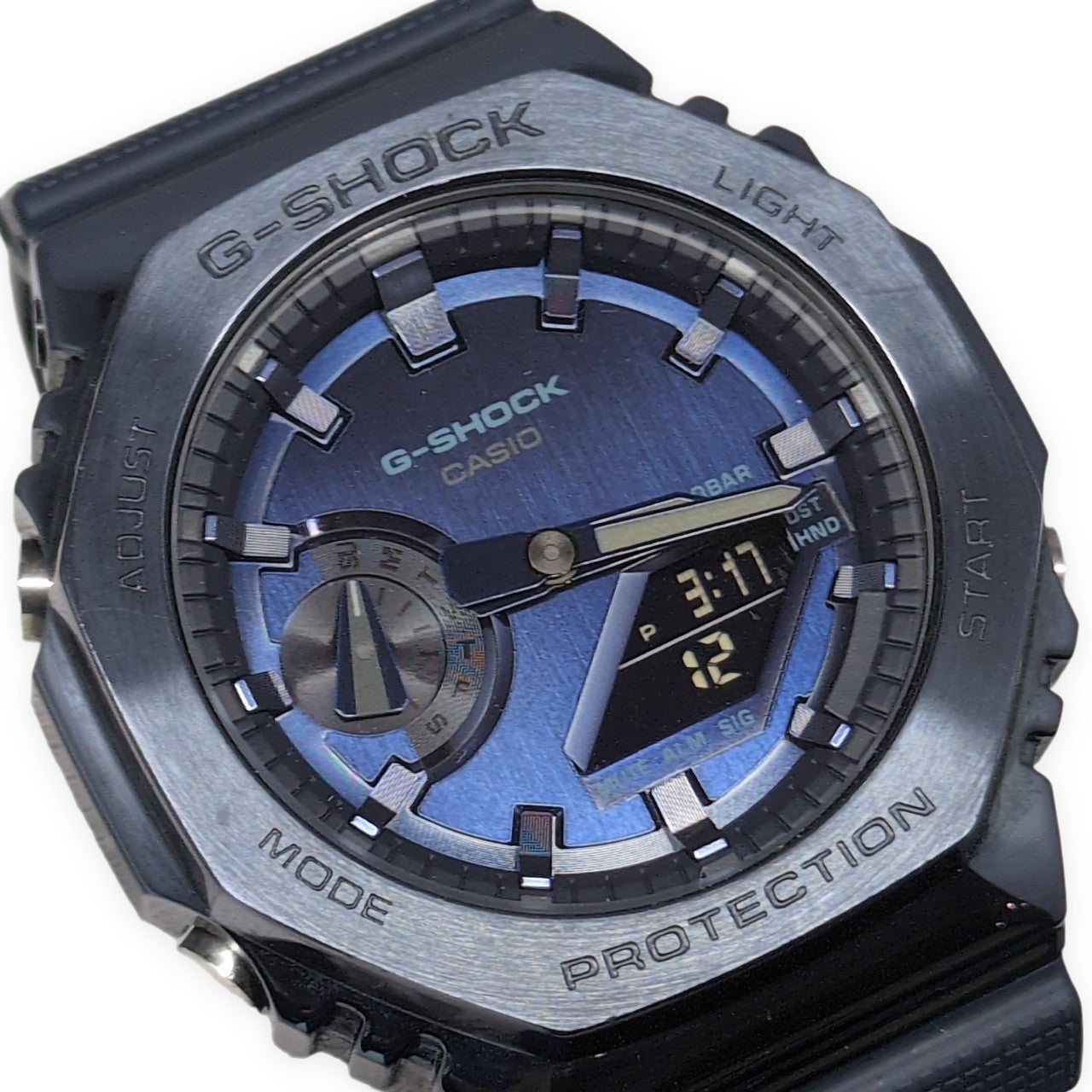 A METAL COVERED Casioak Metal Bezel ONE SIZE Watch Size ONE SIZE