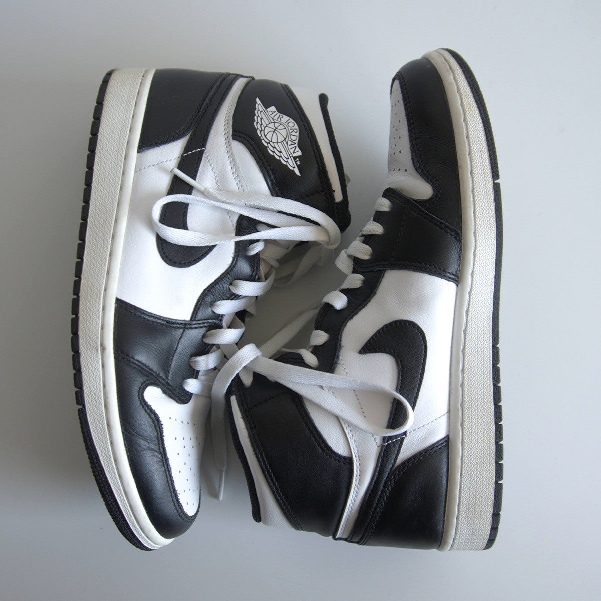 Nike AIR JORDAN 1 RETRO HIGH OG 555088-010 Sneakers