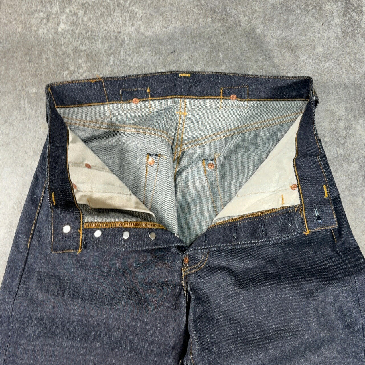 LEVI'S 90s 201XX Deadstock Made in USA Jeans Size W32