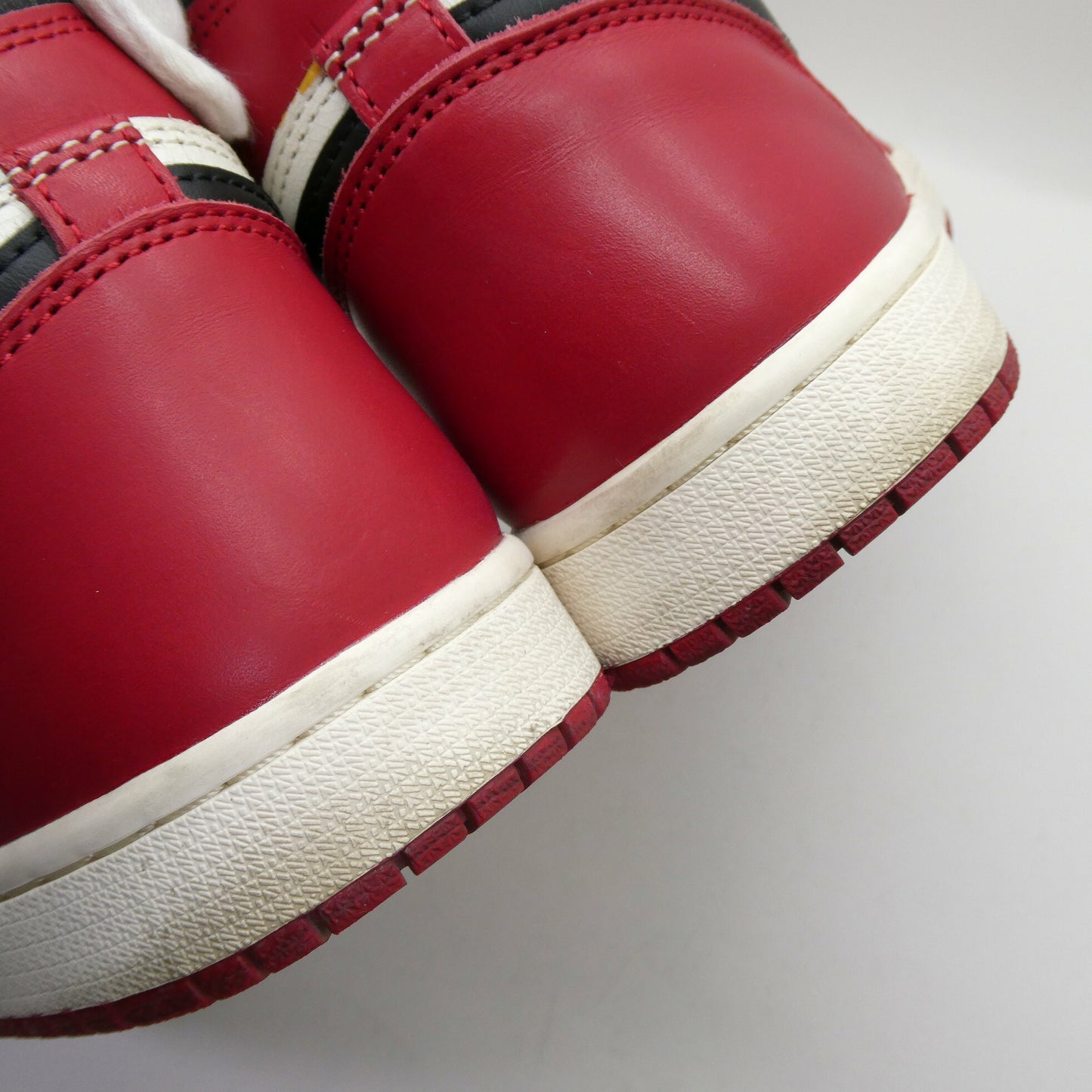 NEKE AIR JORDAN 1 Lost & Found Vintage Sneakers