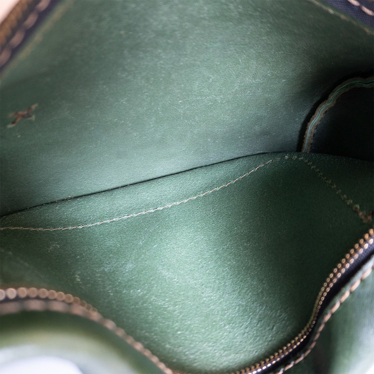 HERZ Structured Sling Bag Body