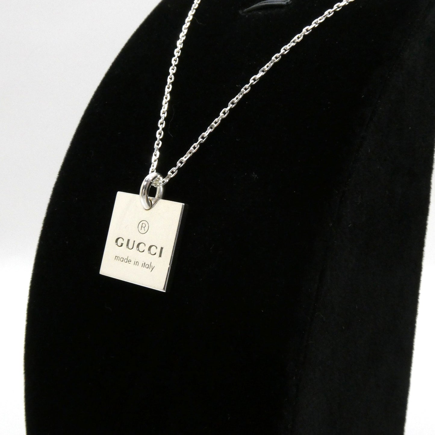 GUCCI Small Square Plate Silver Necklace Size ONE SIZE