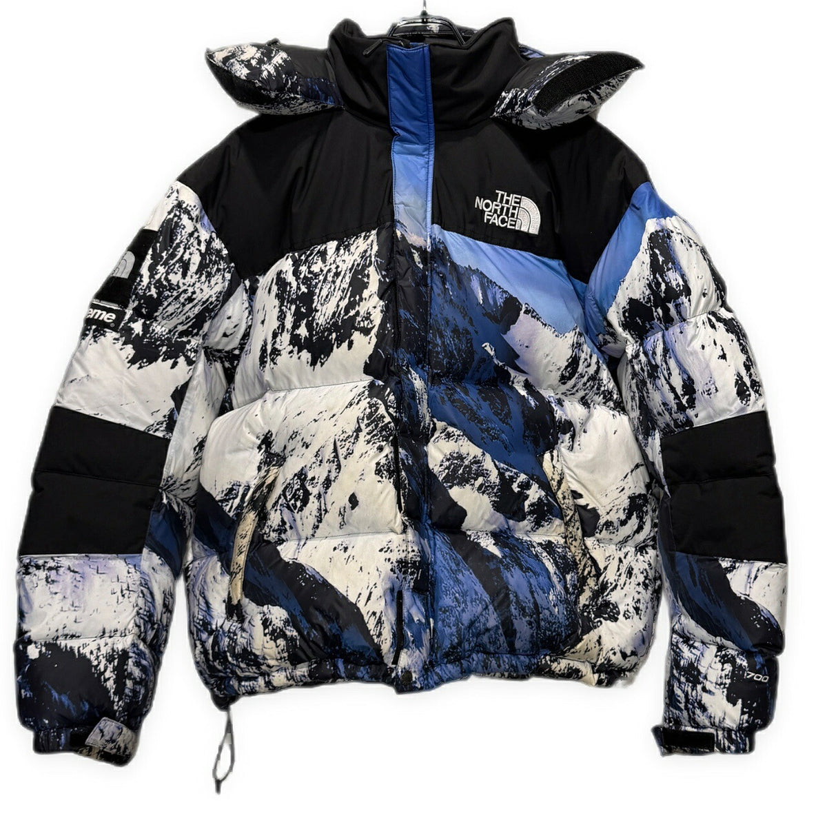 Supreme FW17 TNF Mountain Baltoro Jacket Blue Size M