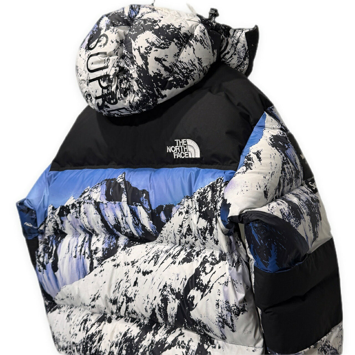Supreme FW17 TNF Mountain Baltoro Jacket Blue Size M