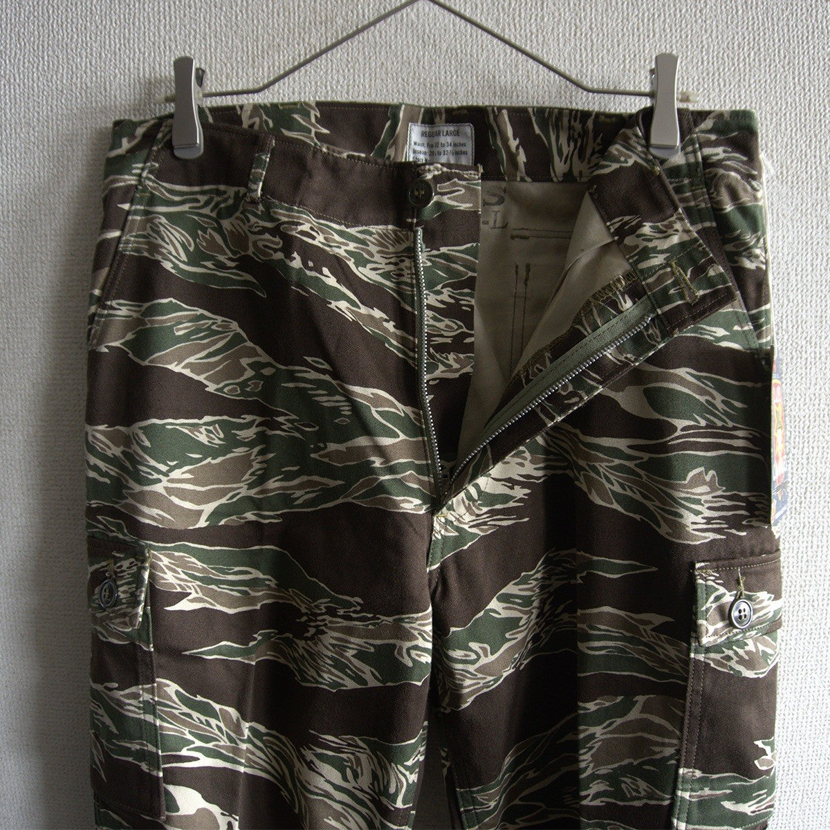 THE REAL McCOY'S Tiger Camo Club Cammies Trousers Size LARGE