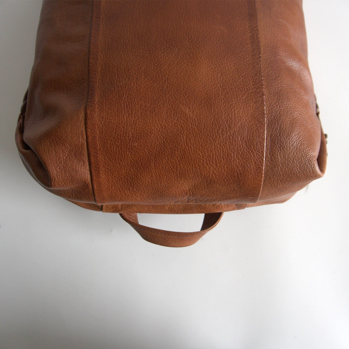 genten Burnished Goat Nume Leather Compact Size ONE SIZE
