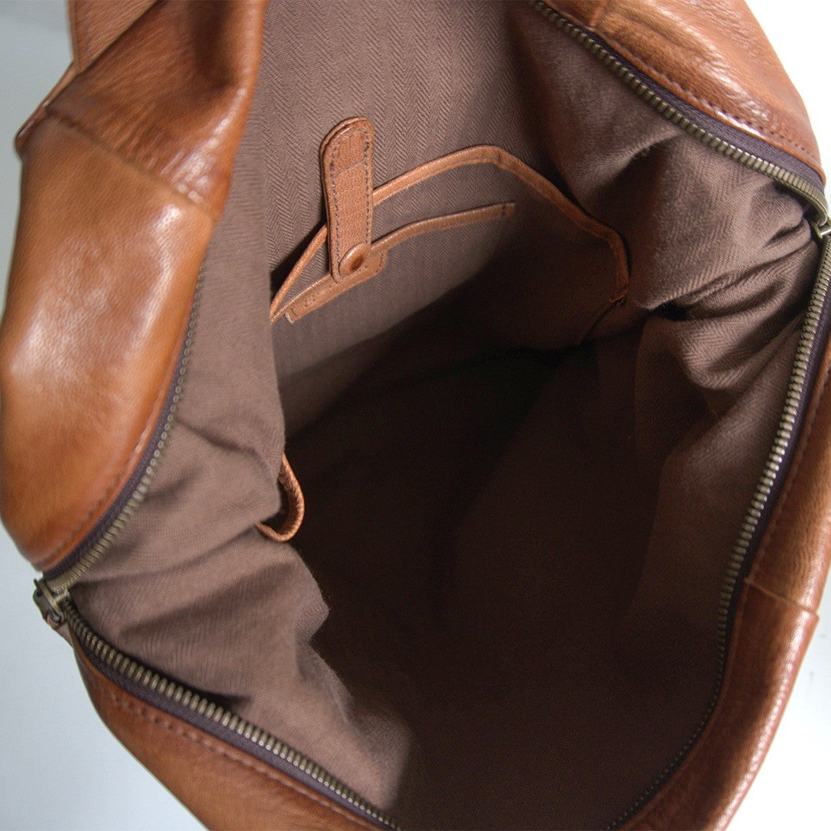 genten Burnished Goat Nume Leather Compact Size ONE SIZE