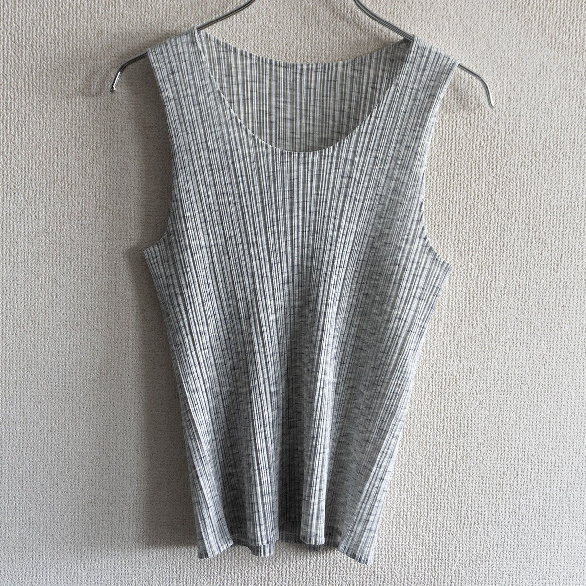 PLEATS PLEASE Patterned Sleeveless Pleated Top Size L