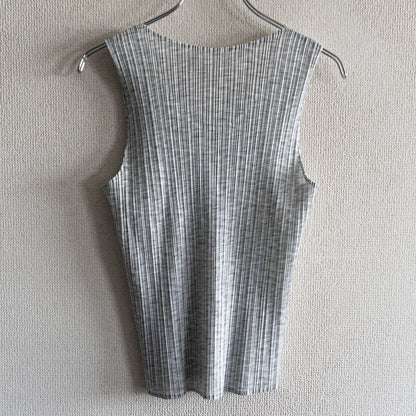 PLEATS PLEASE Patterned Sleeveless Pleated Top Size L
