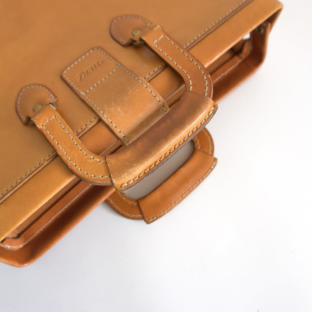 HERZ Two-Handle Leather Dalles Doctor's Bag Size ONE SIZE