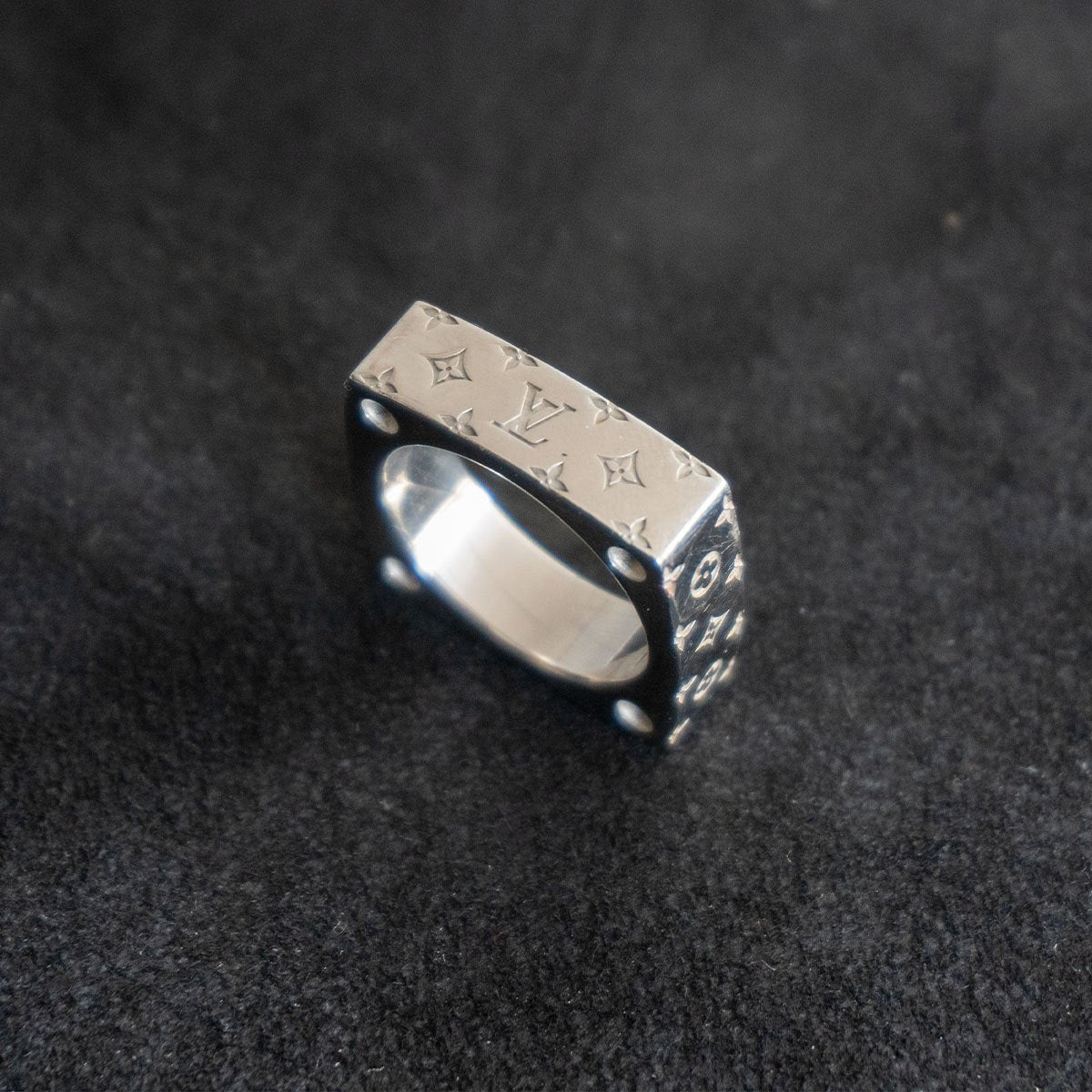 Louis Vuitton Bold Monogram Ring