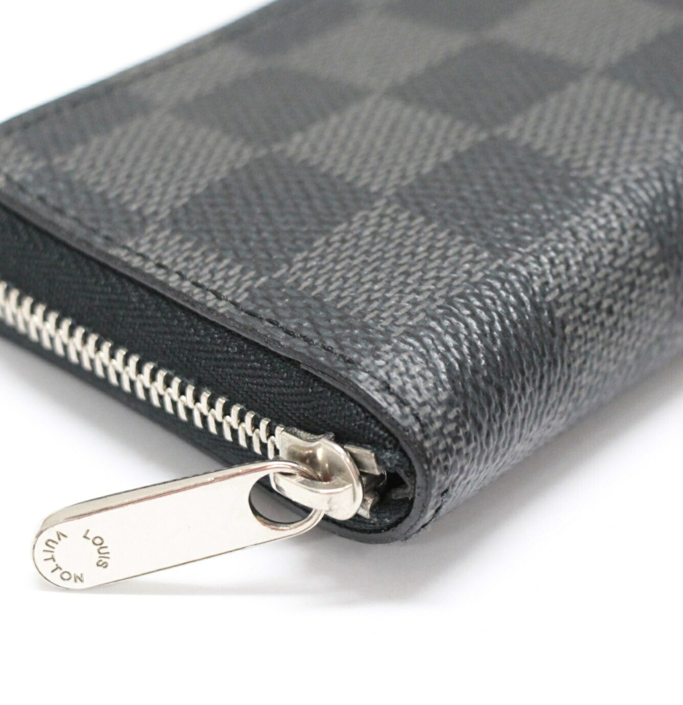 Louis Vuitton Zippy Damier Purse Black Size ONE SIZE