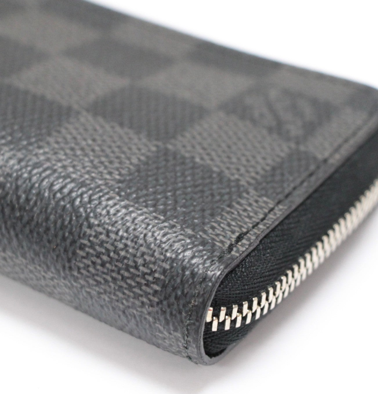 Louis Vuitton Zippy Damier Purse Black Size ONE SIZE