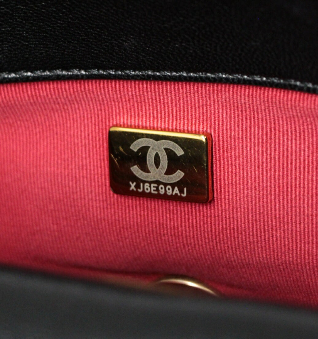 CHANEL Chanel 19 Matelasse Lambskin Bag Black Size ONE SIZE