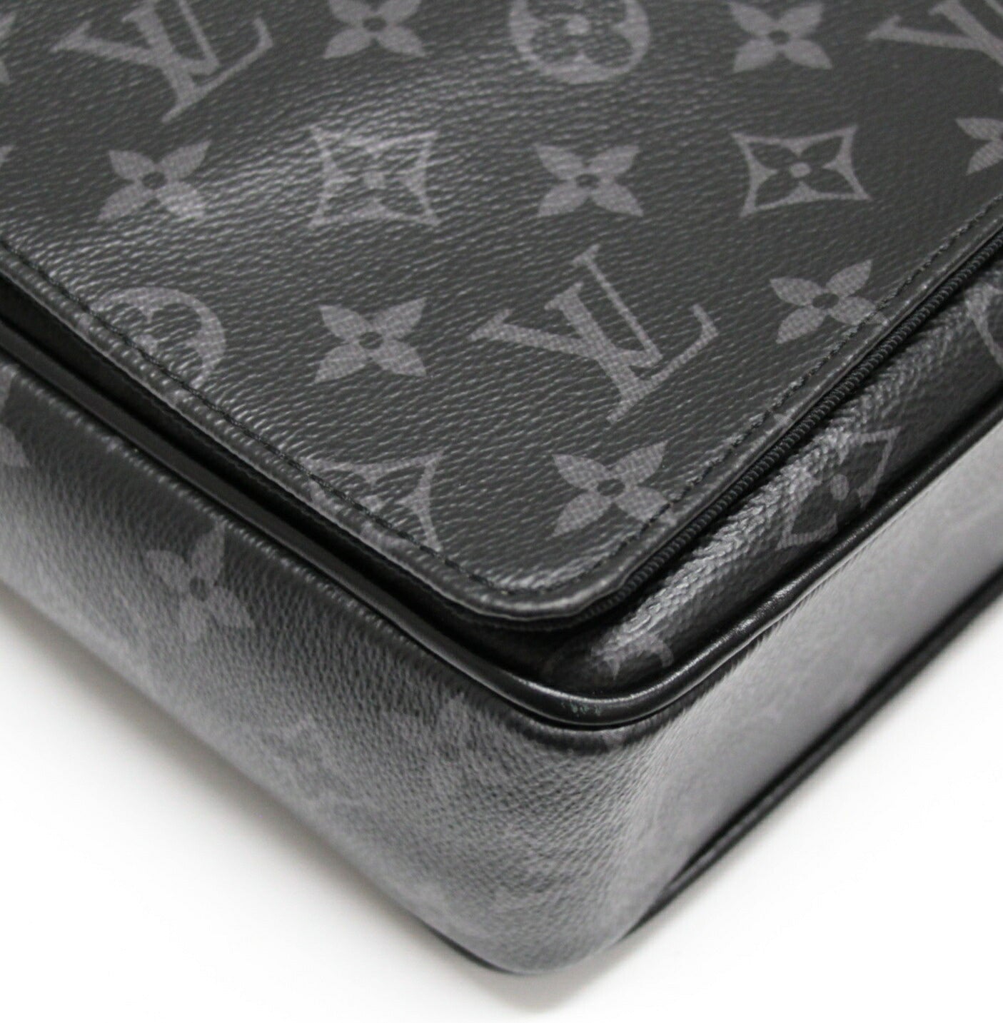 Louis Vuitton District PM Shoulder Bag Size ONE SIZE