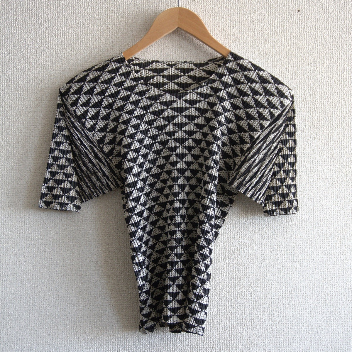 PLEATS PLEASE Patterned pleated top T-Shirt Size 3