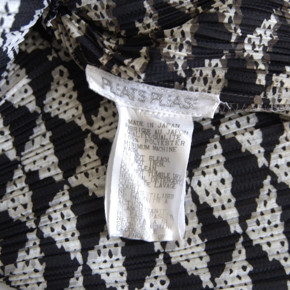 PLEATS PLEASE Patterned pleated top T-Shirt Size 3