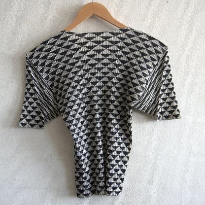 PLEATS PLEASE Patterned pleated top T-Shirt Size 3