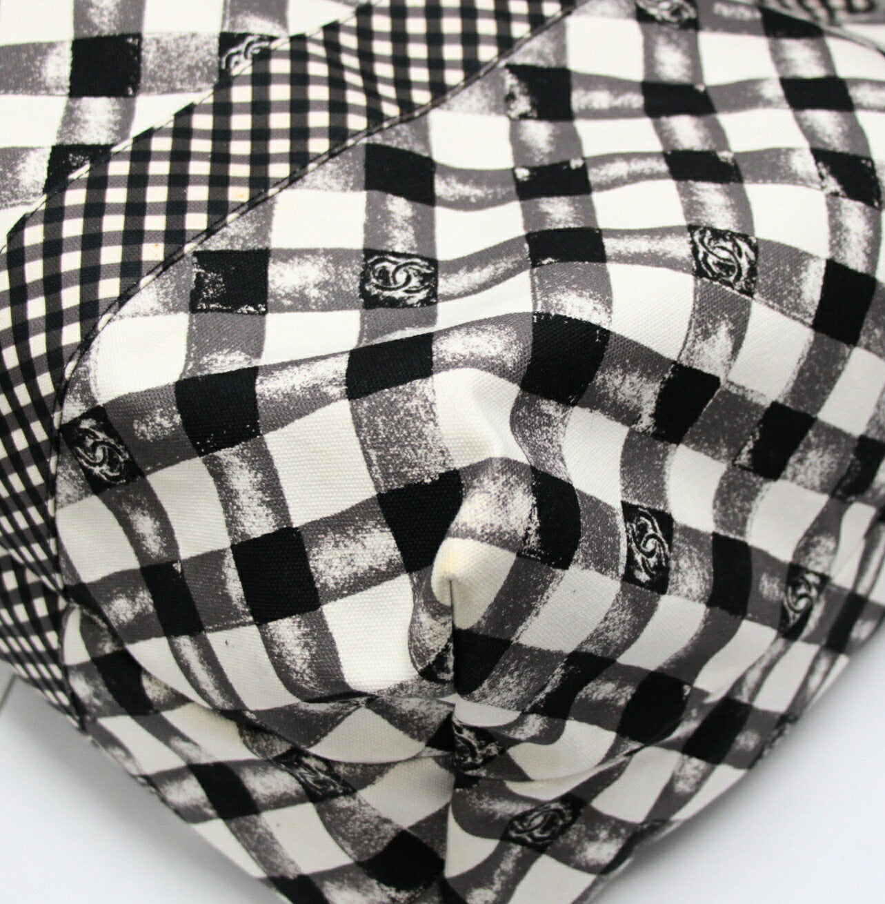 CHANEL 2000 Cruise Gingham Check Tote Bag Size ONE SIZE