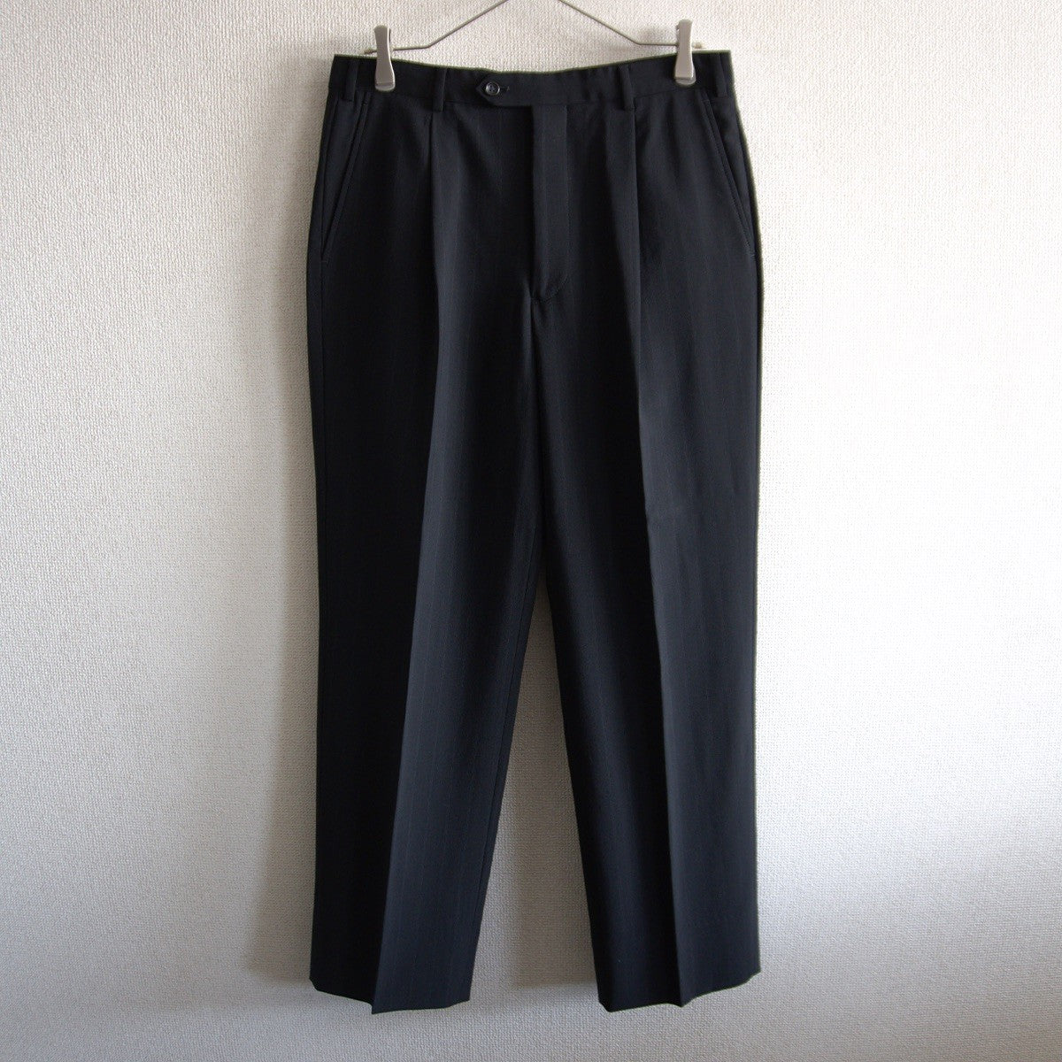 ARMANI COLLEZIONI Spring/Summer 1-Tuck Stripe Slacks Size 40