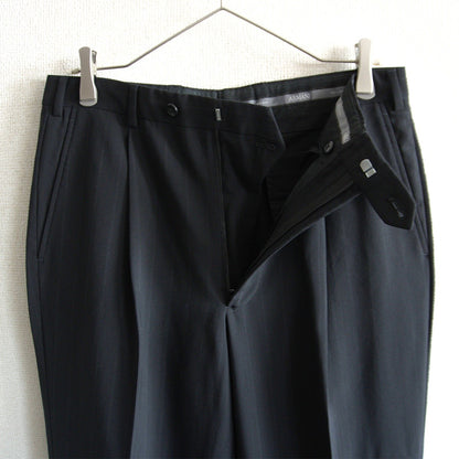 ARMANI COLLEZIONI Spring/Summer 1-Tuck Stripe Slacks Size 40