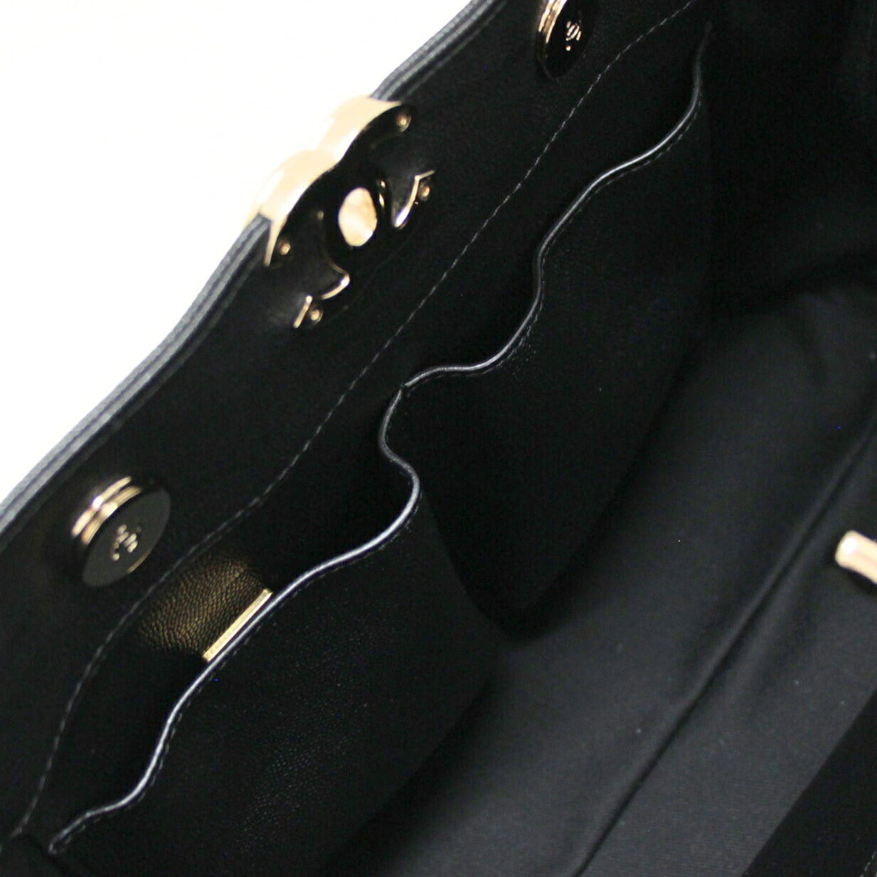 CHANEL Matelasse Soft Caviar Chain Tote Bag Size ONE SIZE