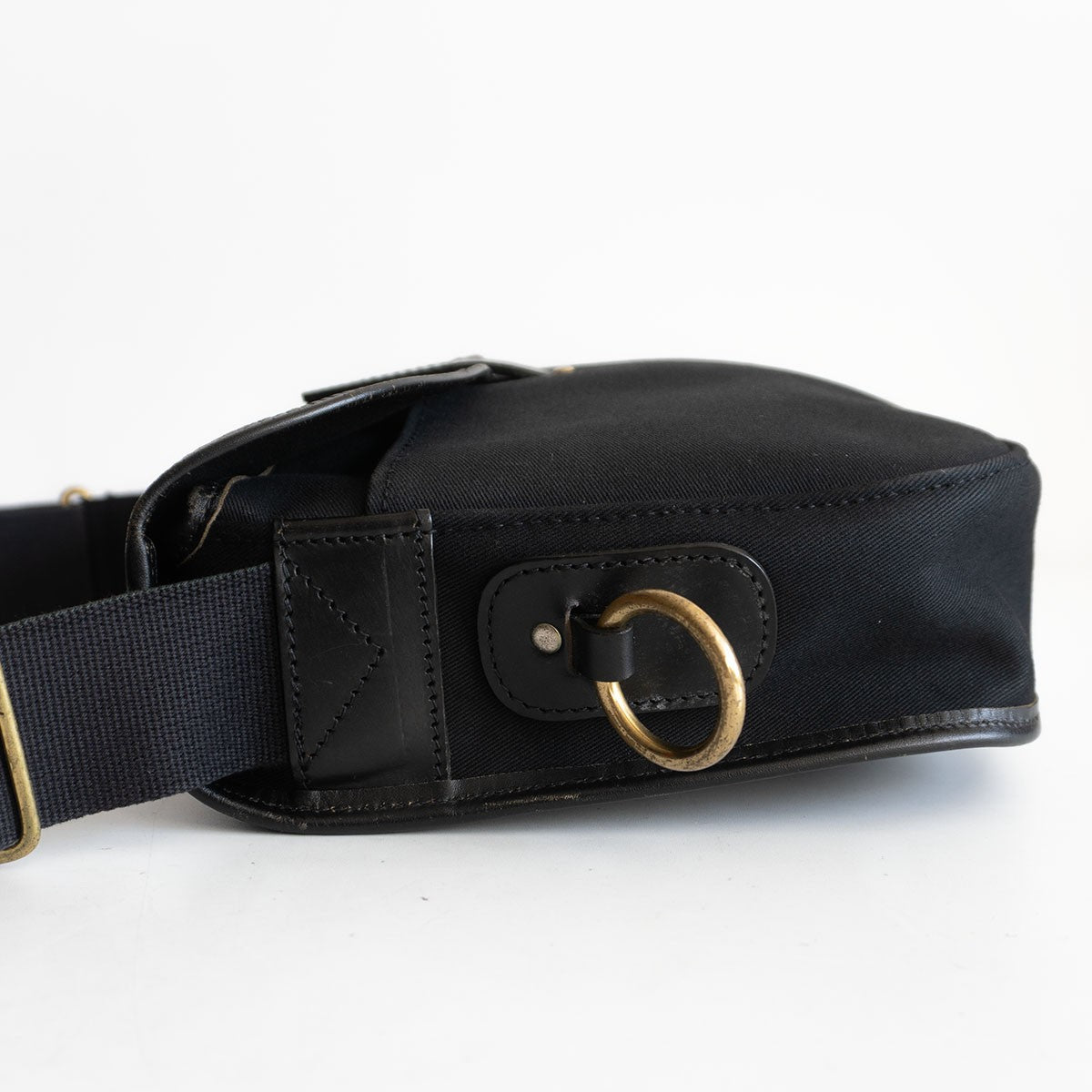 BRADY STOUR Shoulder Bag Black