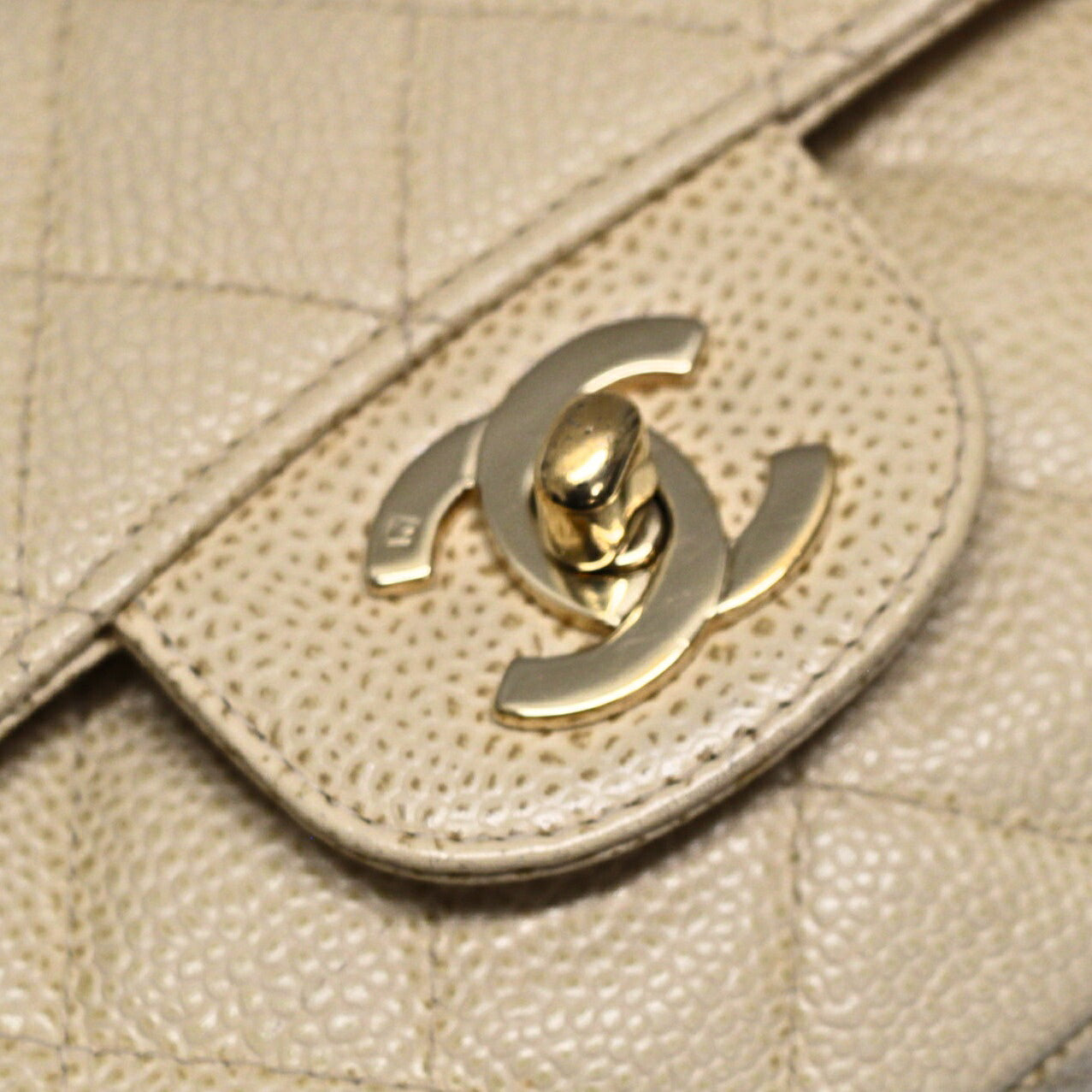 CHANEL Matelasse 25 Caviar Chain Bag Beige Size ONE SIZE