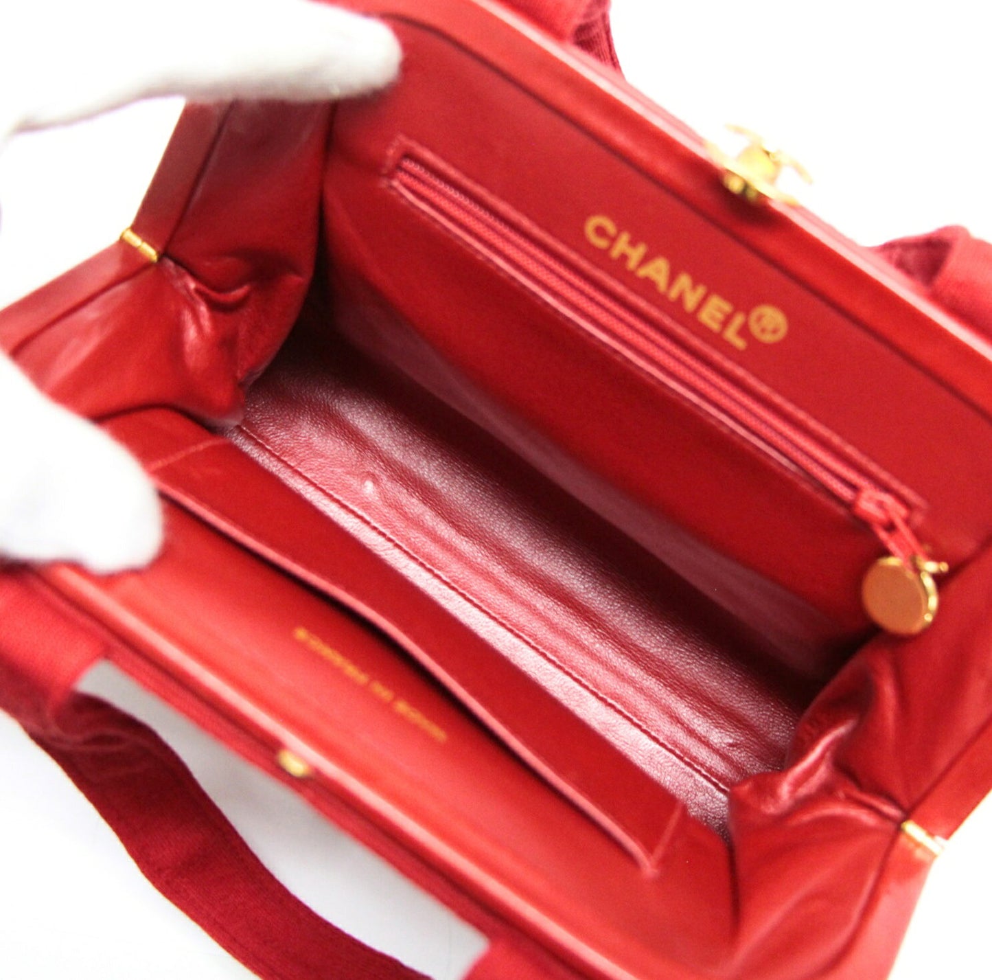 CHANEL Vintage Matelasse Kiss-lock Handbag Size ONE SIZE