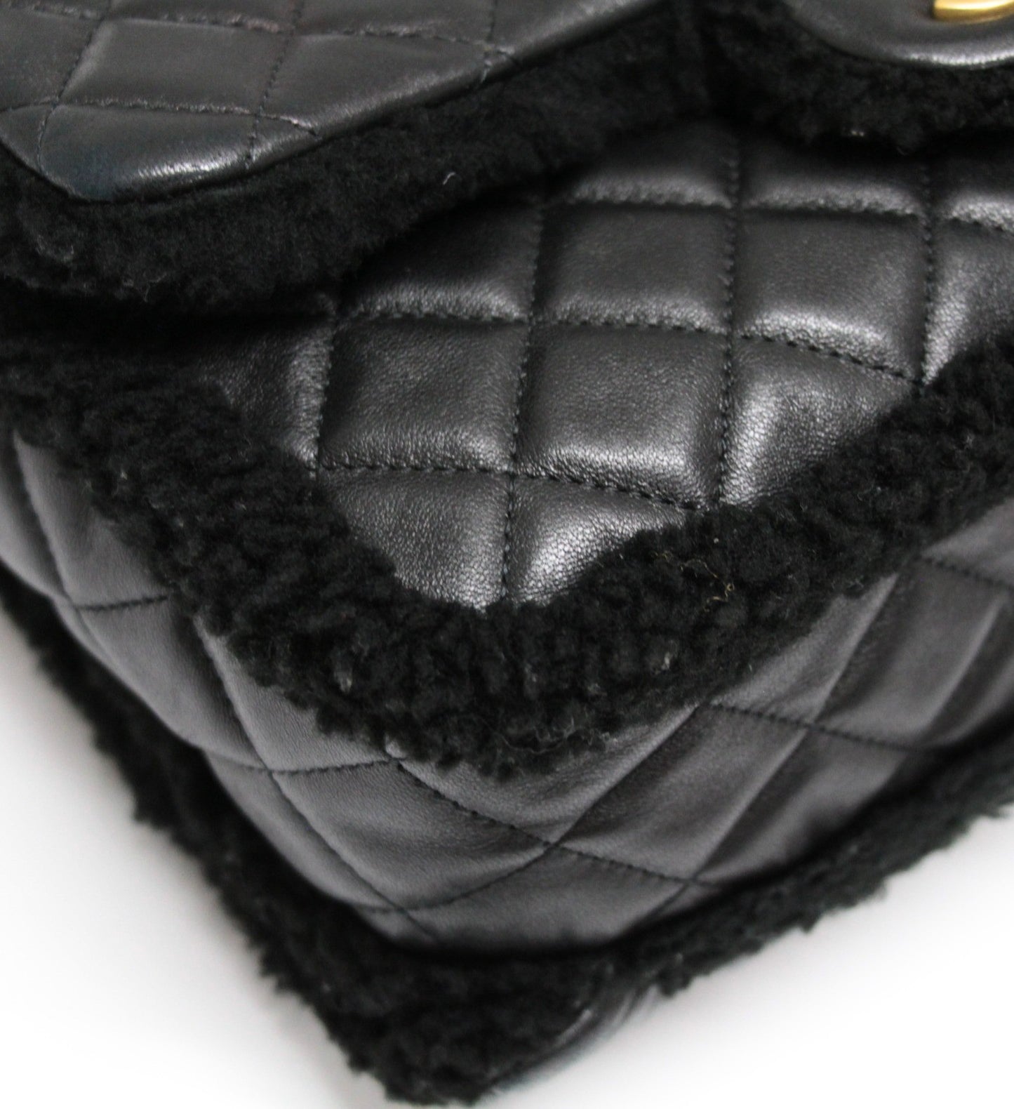 CHANEL Matelasse 25 Lambskin Shoulder Bag Size ONE SIZE