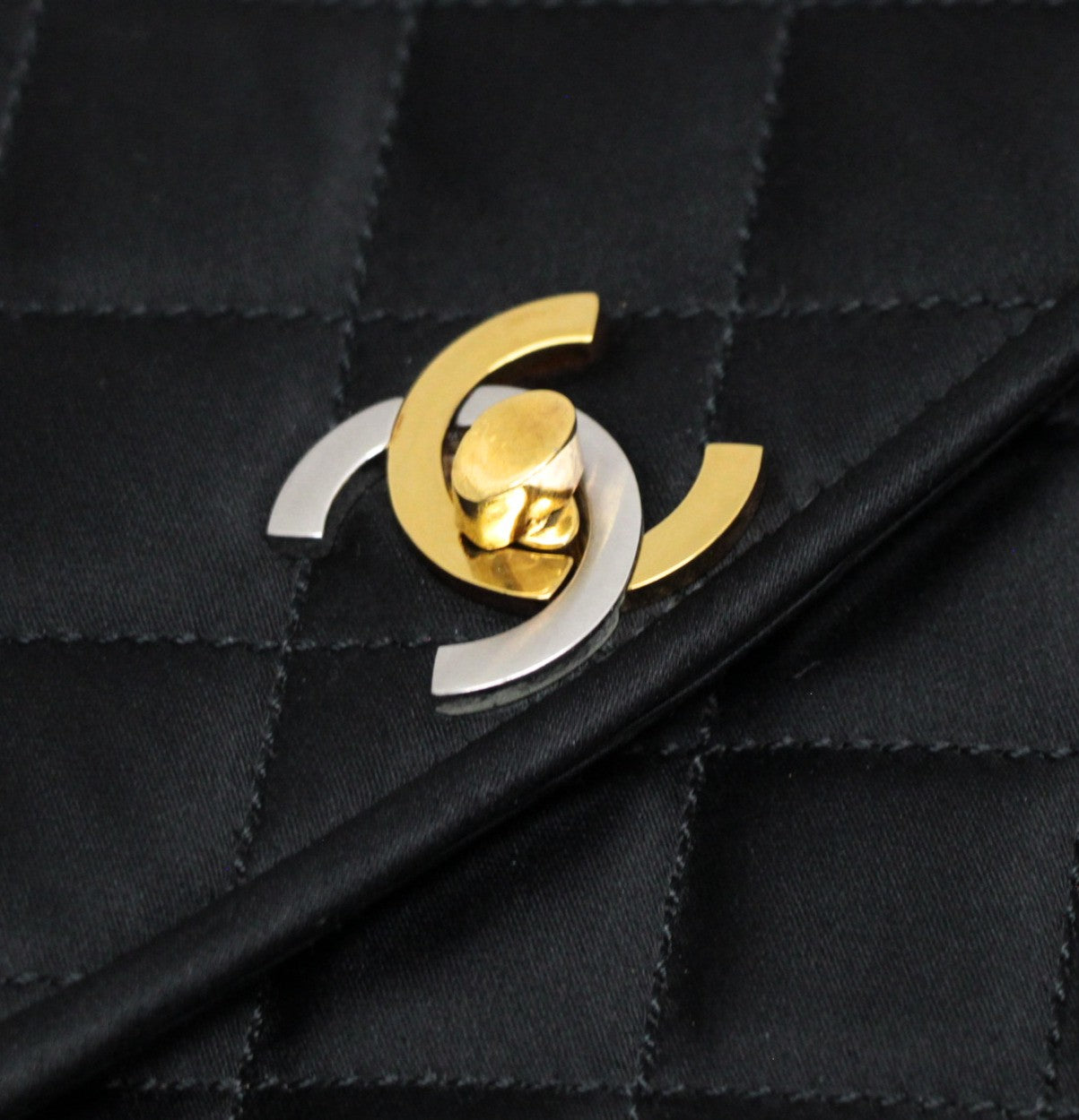 CHANEL Paris Limited Matelasse Shoulder Bag Size ONE SIZE