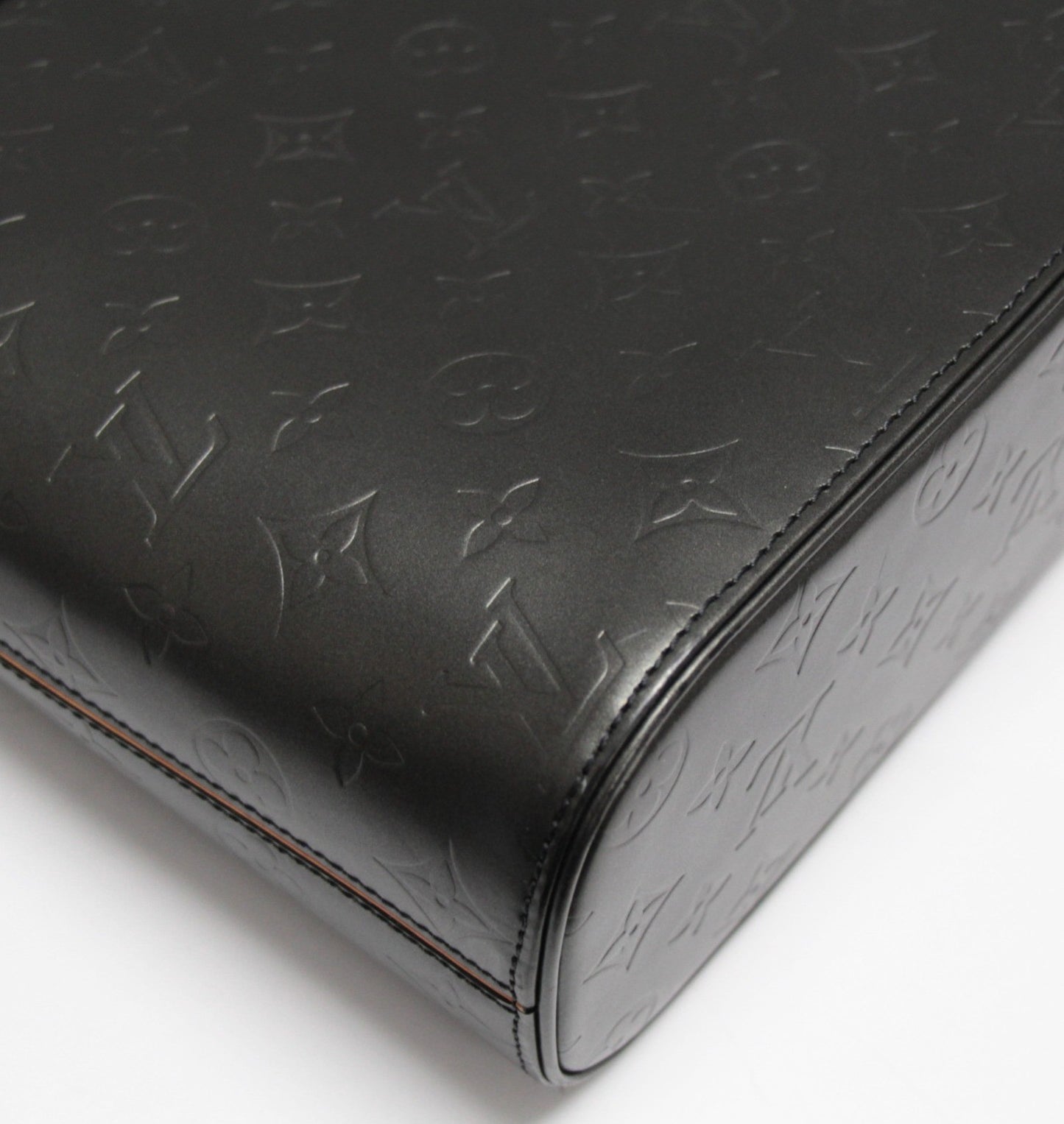 Louis Vuitton Willwood Monogram Mat Bag Black Size ONE SIZE