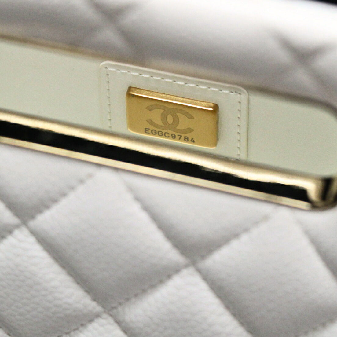 CHANEL Matelassé Caviar Chain White GHW Shoulder Bag Size ONE SIZE