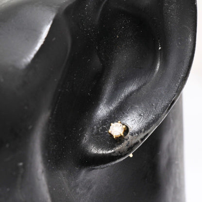 YG K18 Yellow Gold Diamond Stud Earrings Size ONE SIZE