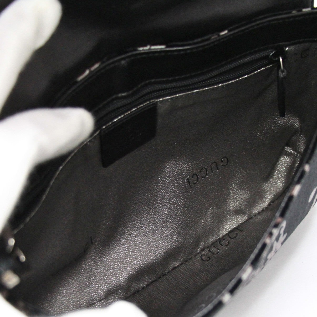 GUCCI Vintage 1997 Chain Shoulder Bag Black Size ONE SIZE
