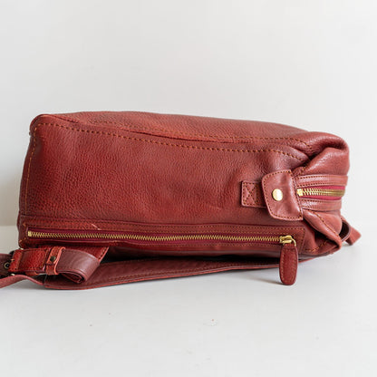 Oil Nume Medium Backpack Red